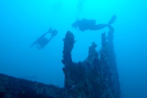 Des plongeurs ont filmé l'épave du ferry le « Joola » 20 ans après le naufrage