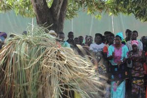 Le Kumpo, une figure mythologique des peuples de la forêt au Sénégal